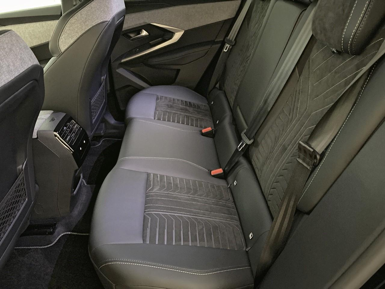 Peugeot 3008 hybrid 145 e-dcs6 gt — photo 10