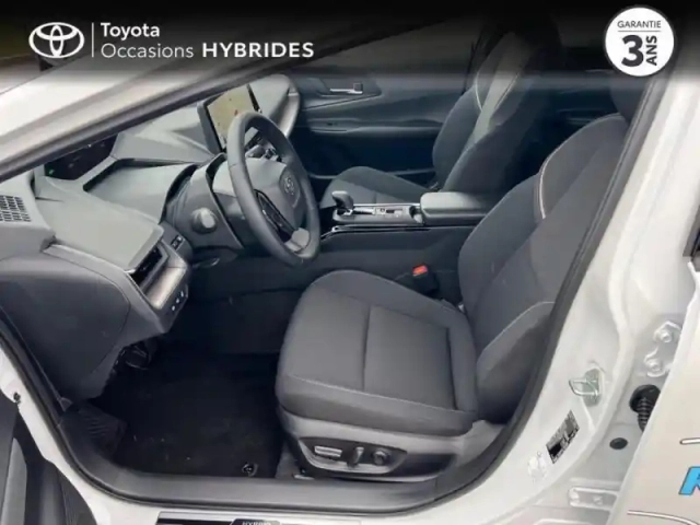 Toyota Prius hybride rechargeable 223ch design — photo 19