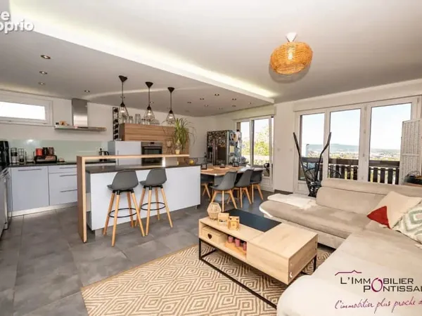 Pontarlier : appartement de type 3 - terasse, cave et garage