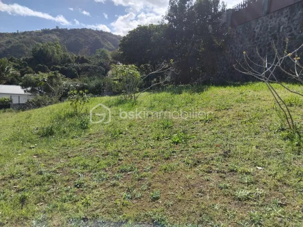 Terrain 710 m²