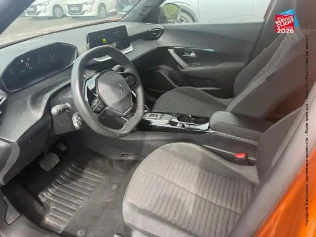 Peugeot 2008 e- 136ch style — photo 15