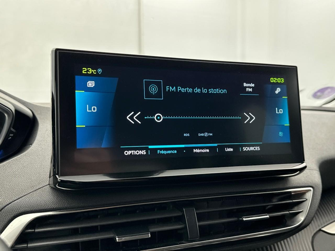 Peugeot 3008 hybrid 225 e-eat8 allure — photo 22