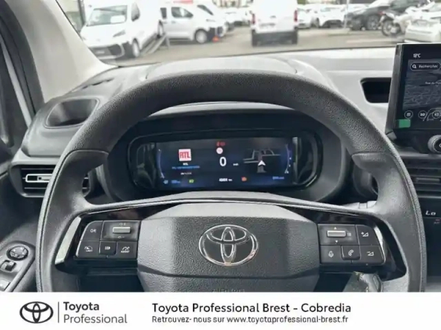 Toyota Proace city medium 100 d-4d start mc24 — photo 13