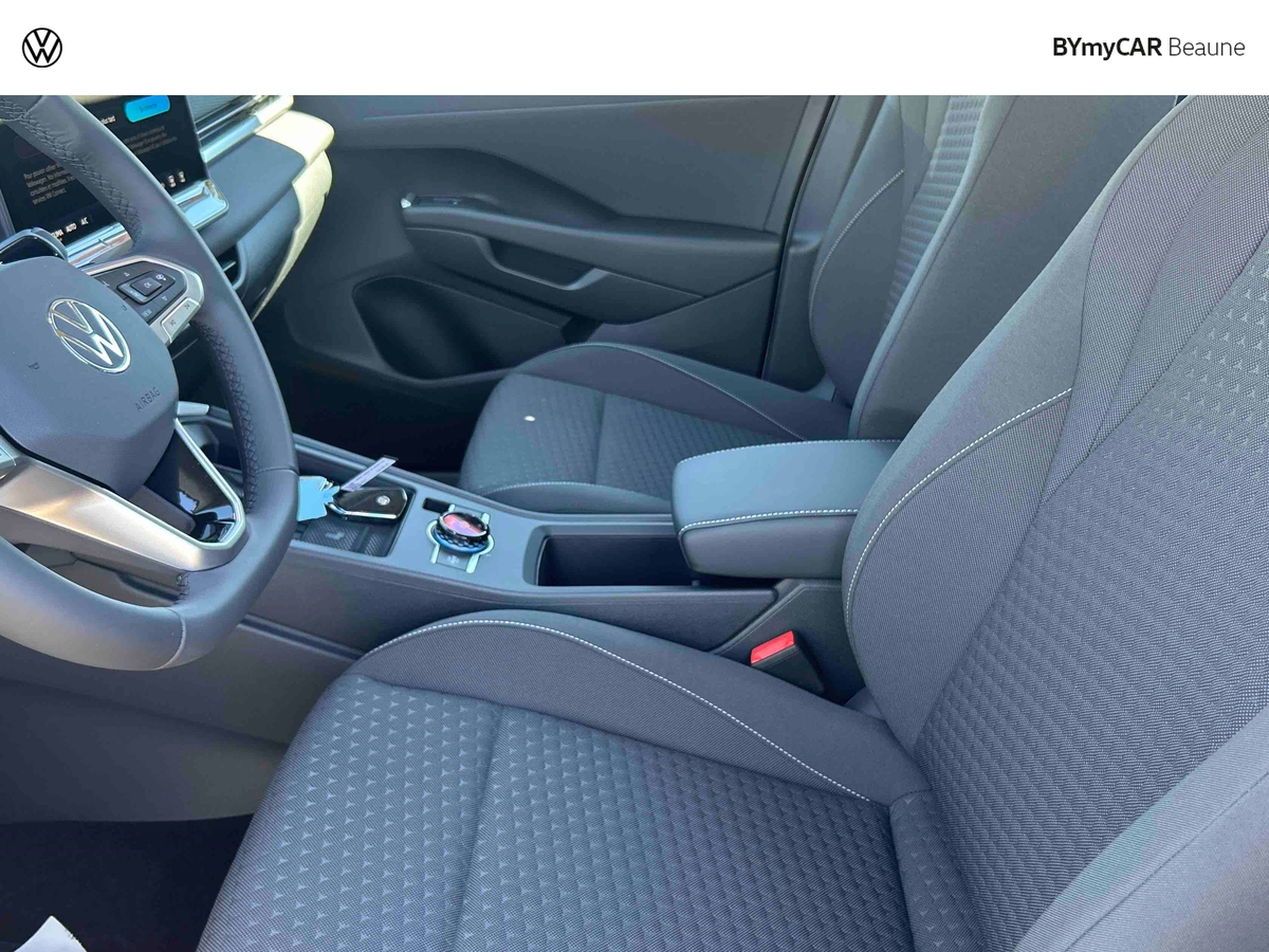 Volkswagen T-Roc 1.5 eTSI Hybrid 116 ch DSG7 — photo 11