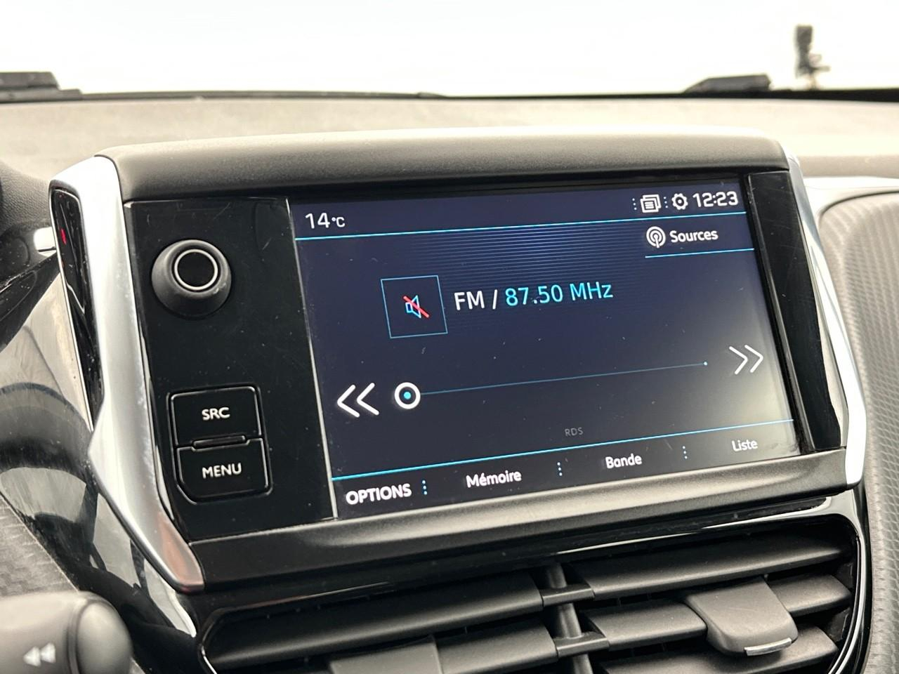 Peugeot 2008 puretech 130ch s&s bvm6 allure — photo 23