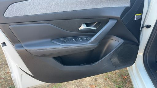 Peugeot 308 SW 1.6 THP PureTech 180 Hybrid e-EAT8 - Allure Pack – 2022 – 70195 km – Hybride rechargeable – Boîte Automatique — photo 34