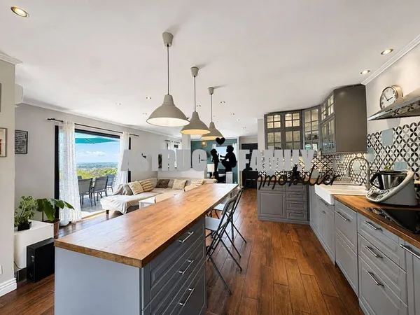 Maison 6 pièces 169 m²