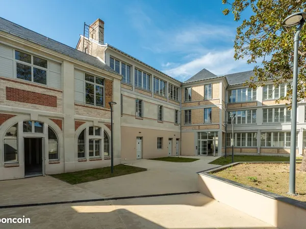 Local tertiaire - 128 m² - Saumur (Nantilly)