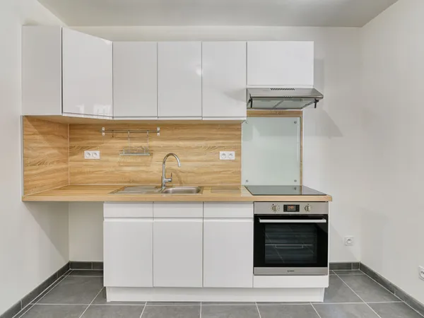 PAMIERS - A LOUER - BEL APPARTEMENT T1 BIS REZ-DE-CHAUSSEE