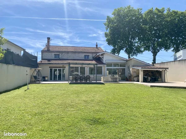 Maison 12 pièces 254 m²