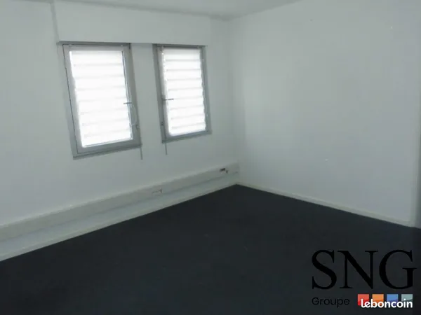 Bureaux 11 m² Eyguières