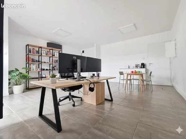 Local 32m² Périgny
