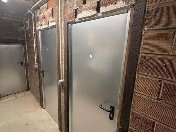 Cave 10m2 saine sécurisée et ventilée