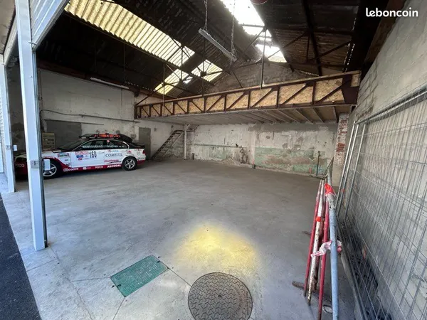 Loue grand garage