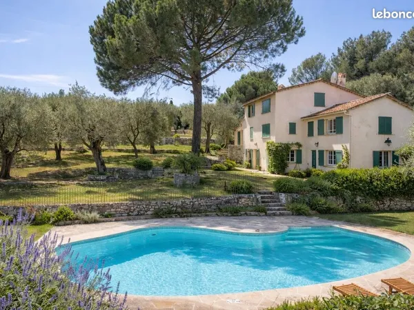 Villa 7 pièces 174 m²