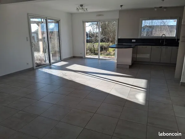 Maison DPE A 140 m2 sur terrain 8 ares