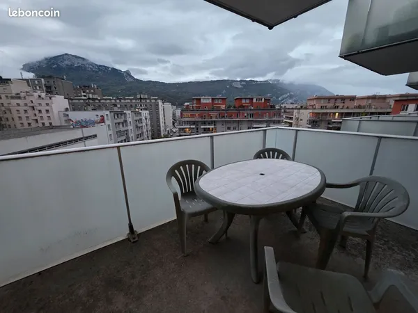 T2 43M2 + terrasse + parking + cave GRENOBLE Aigle/eaux claires