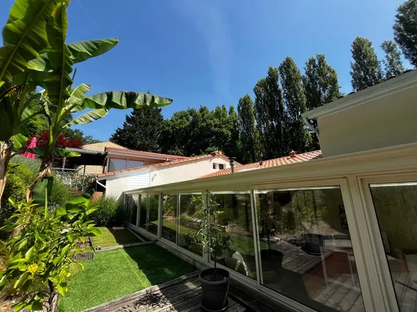 Maison 8 pièces 230 m²