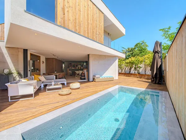 Maison individuelle 7 pièces 313 m²