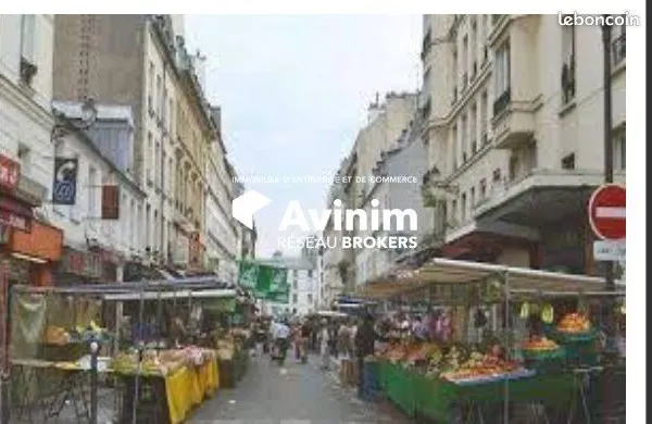 Local 100 m² Paris
