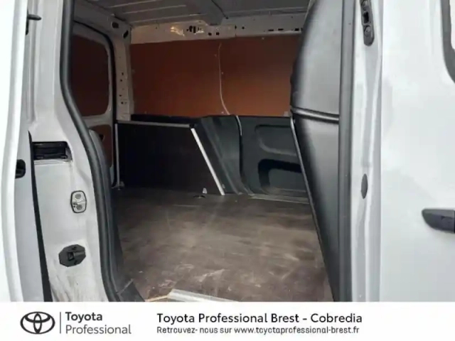 Toyota Proace city medium 100 d-4d start mc24 — photo 7