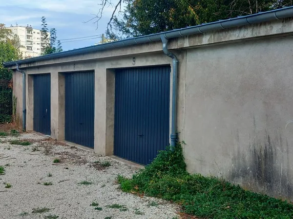 Stationnement Location Besançon   65€
