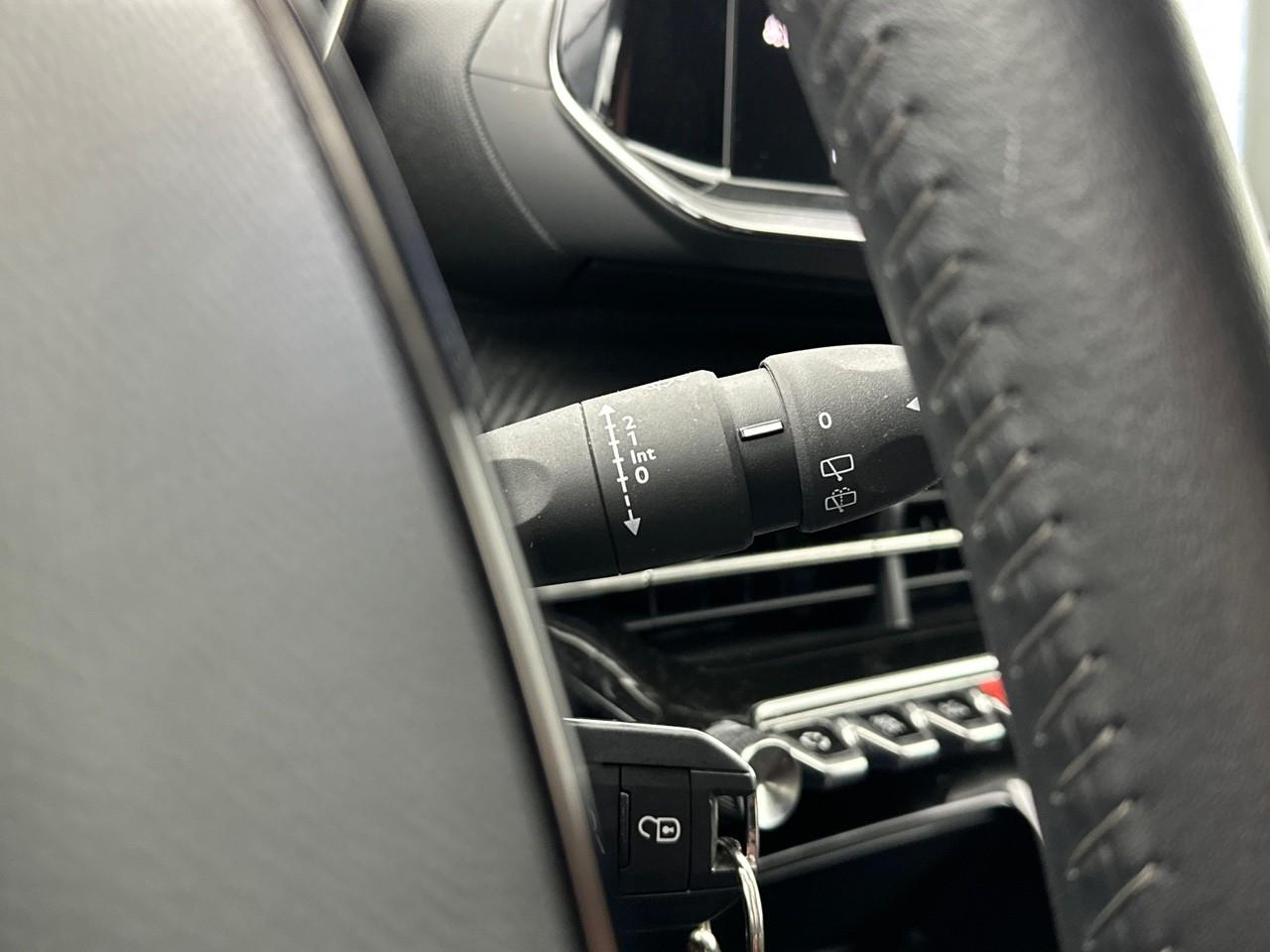 Peugeot 208 puretech 100 s&s bvm6 style — photo 20