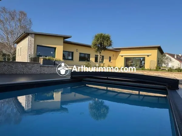GRANVILLE, Propriété de 175 M² avec piscine et sous sol total