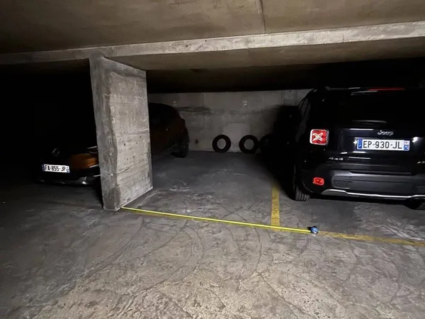 Parking/Garage/Box