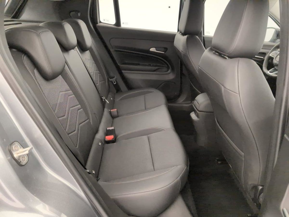 Jeep Avenger — photo 10