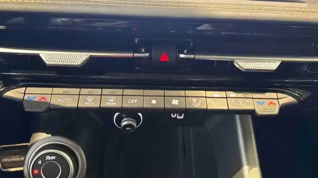 Alfa Romeo Tonale 1.5 hybrid 130 ch tct7 — photo 18