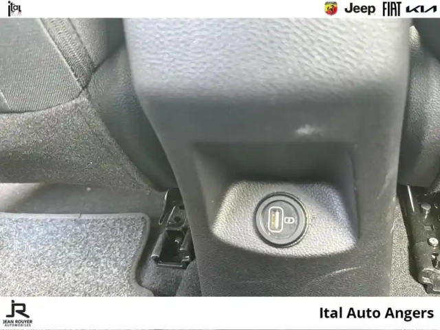 Kia Stonic 1.0 t-gdi 100ch active — photo 13