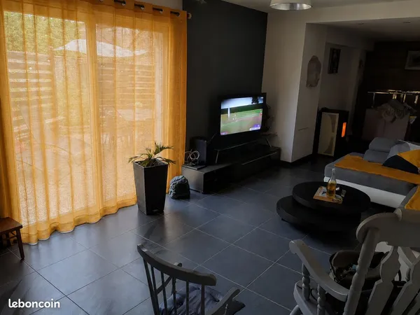 A louer maison triplex de 100m2 sur 3 niveaux