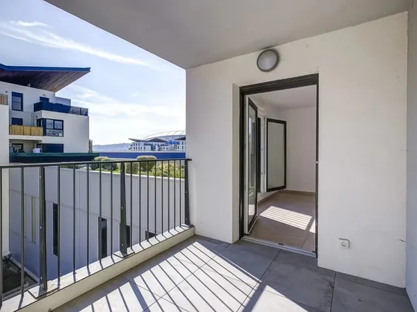 NICE SAINT-ISIDORE - RARE À LA VENTE - 2 PIÈCES AVEC TERRASSE PLEIN SUD ET PARKING PRIVATIF