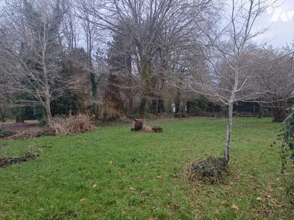 Terrain 681 m²