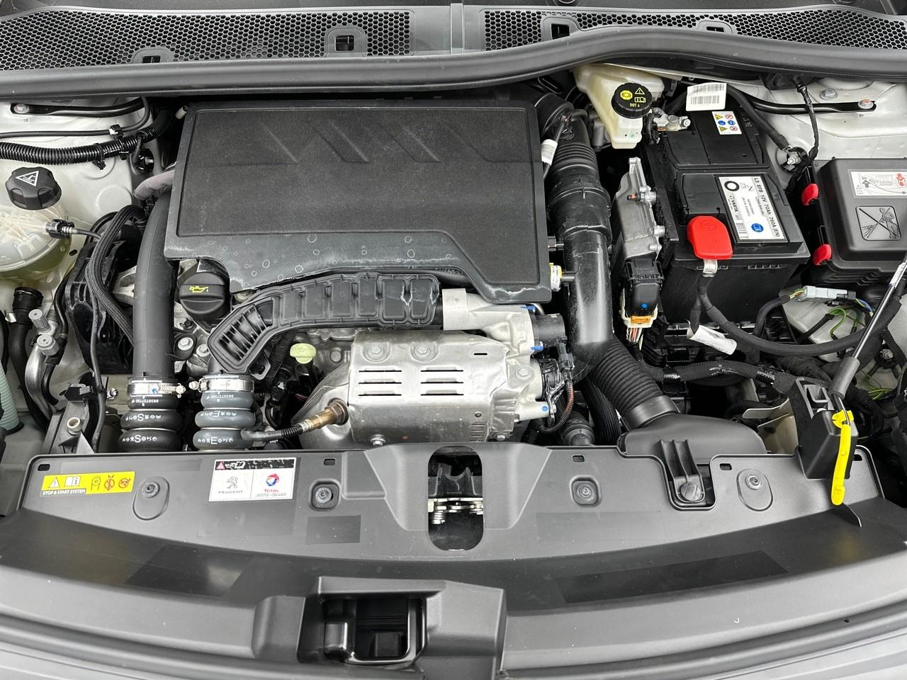 Peugeot 2008 puretech 100 s&s bvm6 allure — photo 13