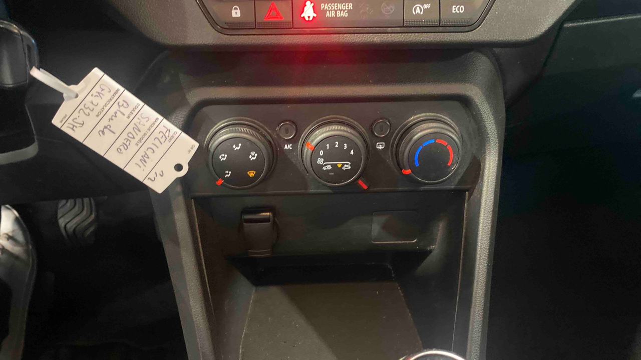 Dacia Sandero ECO-G 100 - 22 — photo 19