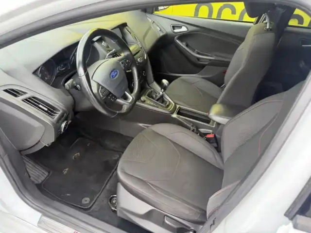 Ford Focus 1.5 ecoboost 182 st-line — photo 11