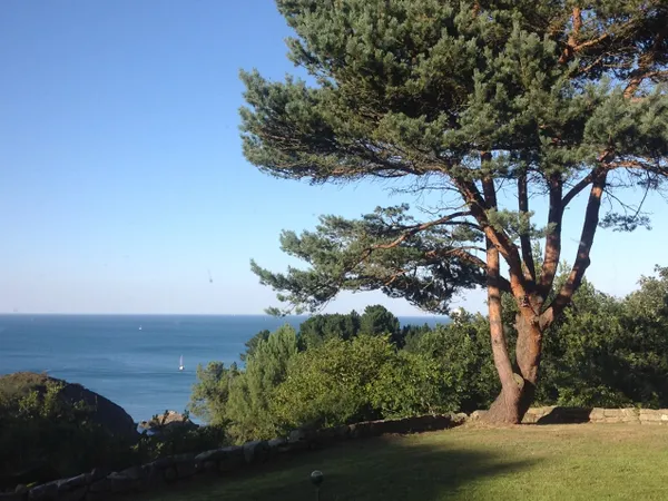 Vends une propriété vue et accès mer