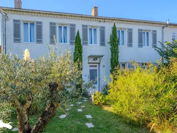 Maison en pierre 7 pièces 254 m²