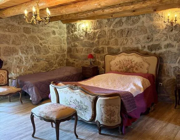 Maison 6 pièces 380 m²