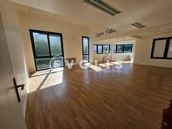 Bureaux 100 m²