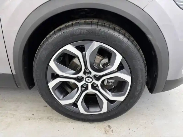 Renault Captur e-tech 145 - 21 — photo 21
