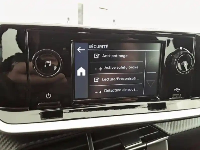 Peugeot 208 puretech 75 s&amp;s bvm5 — photo 19