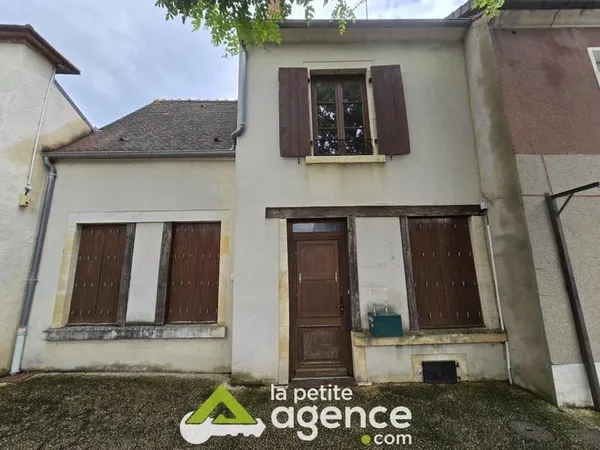 DUN SUR AURON : Maison de ville en hyper centre avec cour et