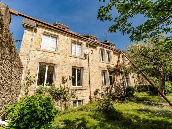 Maison en pierre de 8 pièces principales