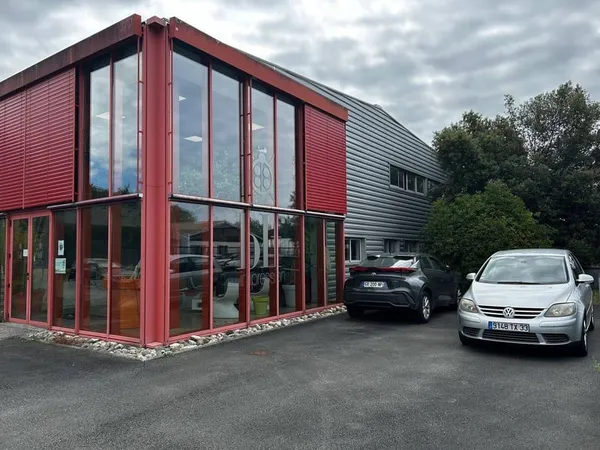 Local d'activité 1490 m²