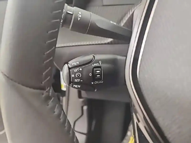 Peugeot 2008 100 s&amp;s bvm6 — photo 45