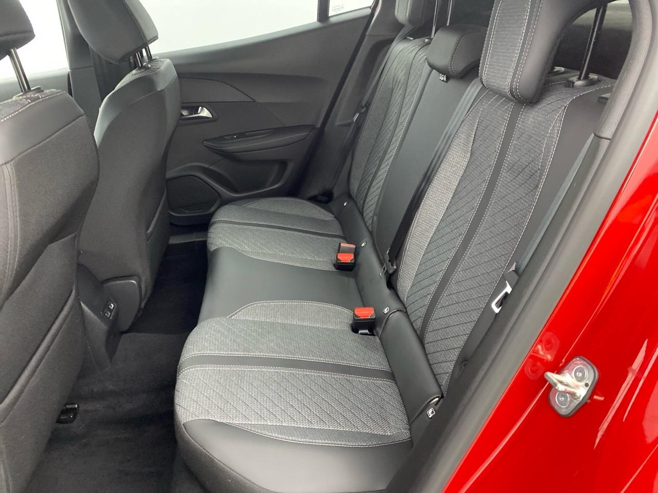 Peugeot 2008 hybrid 145 ch e-dcs6 allure — photo 10