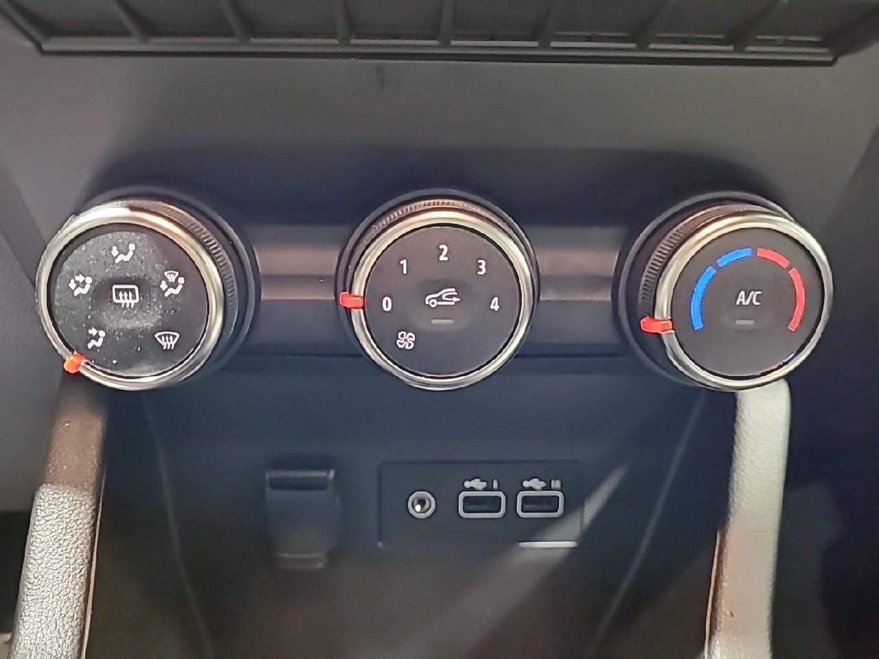 Renault Clio blue dci 100 ch gsr2 evolution — photo 22